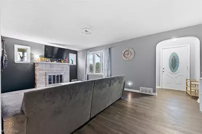 3363 Shepler Church Avenue SW, Canton, OH 44706 - Photo 5