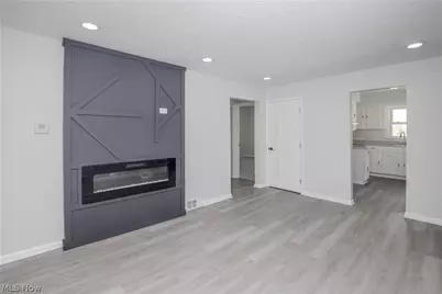 1291 Roslyn Avenue, Akron, OH 44320 - Photo 5