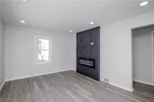 1291 Roslyn Ave, Akron, OH 44320 - Photo 3