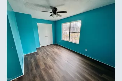 359 W Chalmers Avenue, Youngstown, OH 44511 - Photo 13