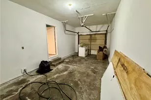 359 W Chalmers Ave, Youngstown, OH 44511 - Photo 17