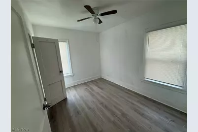 829 Helmsdale Road, Cleveland Heights, OH 44112 - Photo 13