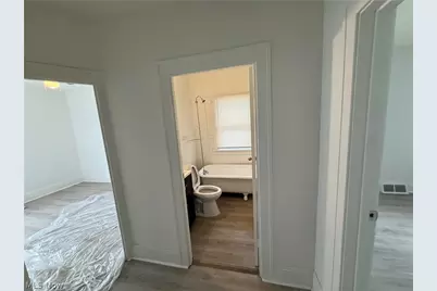 829 Helmsdale Road, Cleveland Heights, OH 44112 - Photo 11