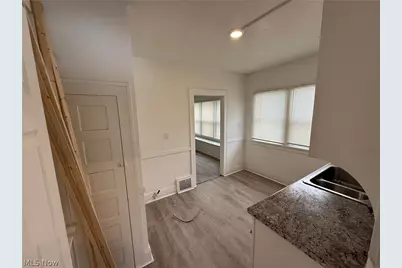 829 Helmsdale Road, Cleveland Heights, OH 44112 - Photo 17