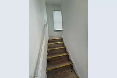 829 Helmsdale Road, Cleveland Heights, OH 44112 - Photo 15