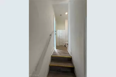 829 Helmsdale Road, Cleveland Heights, OH 44112 - Photo 39