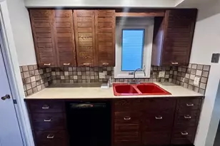 29315 Nehls Park Dr, Wickliffe, OH 44092 - Photo 7