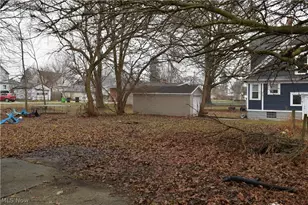 284 3rd St NW, Barberton, OH 44203 - Photo 17