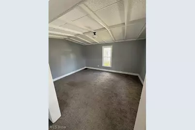 284 3rd Street NW, Barberton, OH 44203 - Photo 3