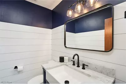 221 Lake Front Drive, Akron, OH 44319 - Photo 11