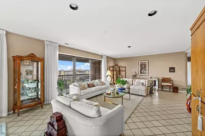 27500 Cedar Road #708, Beachwood, OH 44122 - Photo 9