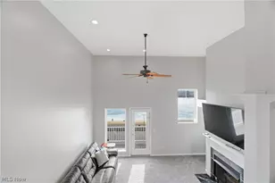 323 Arizona Ave, Lorain, OH 44052 - Photo 17