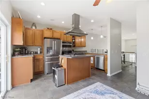 323 Arizona Ave, Lorain, OH 44052 - Photo 3