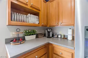 323 Arizona Ave, Lorain, OH 44052 - Photo 9
