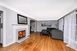 3699 Bainbridge Rd, Loveland, OH 44118 - Photo 3