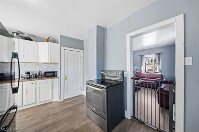 3323 Dallas Avenue, Lorain, OH 44055 - Photo 7