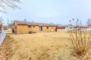 1587 Lois St, Belpre, OH 45714 - Photo 35