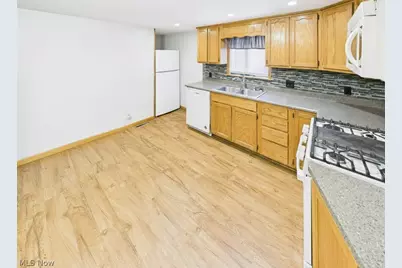 56 N Meadowlark Drive, Williamstown, WV 26187 - Photo 5