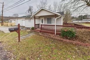 56 N Meadowlark Dr, Williamstown, WV 26187 - Photo 3