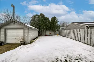 2374 Roth Dr, Cuyahoga Falls, OH 44221 - Photo 43