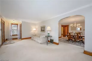 2374 Roth Dr, Cuyahoga Falls, OH 44221 - Photo 15