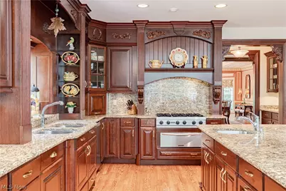 2140 County Line Road, Gates Mills, OH 44040 - Photo 9