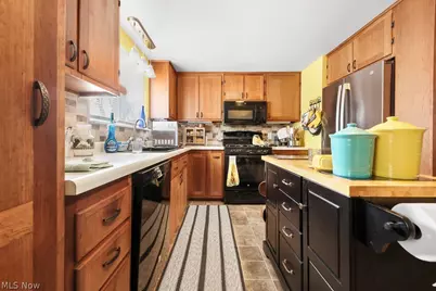 10684 Dot Avenue NE, Alliance, OH 44601 - Photo 5