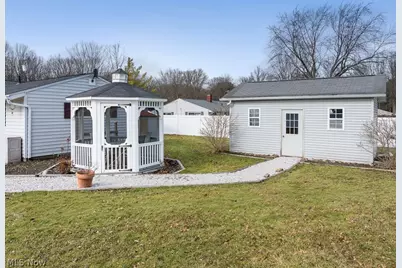 10684 Dot Avenue NE, Alliance, OH 44601 - Photo 47