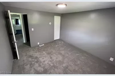 17911 Davis Road, Lake Milton, OH 44429 - Photo 11