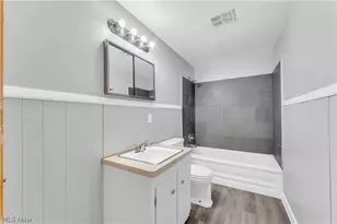 10725 Vernon Ave, Garfield Heights, OH 44125 - Photo 17