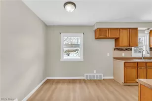 12918 Eastwood Blvd, Garfield Heights, OH 44125 - Photo 7