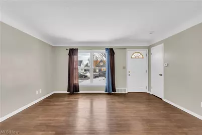 12918 Eastwood Boulevard, Garfield Heights, OH 44125 - Photo 3