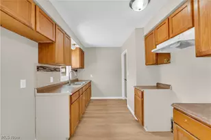12918 Eastwood Blvd, Garfield Heights, OH 44125 - Photo 9
