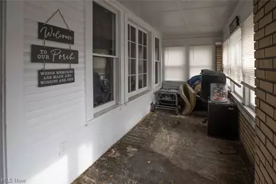 557 W Hopocan Avenue, Barberton, OH 44203 - Photo 3