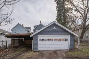 557 W Hopocan Ave, Barberton, OH 44203 - Photo 29