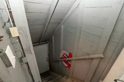 557 W Hopocan Avenue, Barberton, OH 44203 - Photo 25