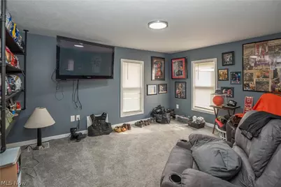 557 W Hopocan Avenue, Barberton, OH 44203 - Photo 19