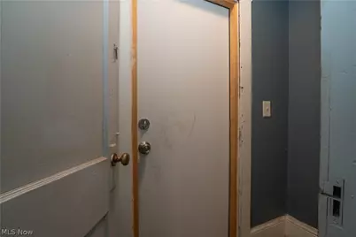 557 W Hopocan Avenue, Barberton, OH 44203 - Photo 15