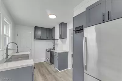 642 Nutwood Avenue, Cuyahoga Falls, OH 44221 - Photo 5