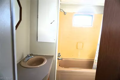 8321 Russell Lane, Loveland, OH 44144 - Photo 15