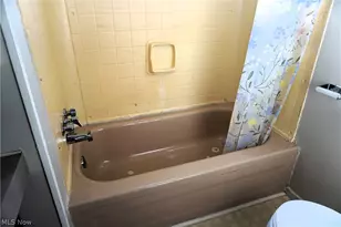 8321 Russell Ln, Loveland, OH 44144 - Photo 17