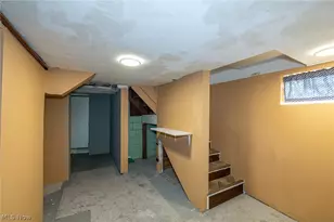 1845 Seattle St, Cuyahoga Falls, OH 44221 - Photo 33