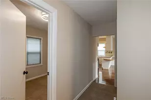 1845 Seattle St, Cuyahoga Falls, OH 44221 - Photo 9