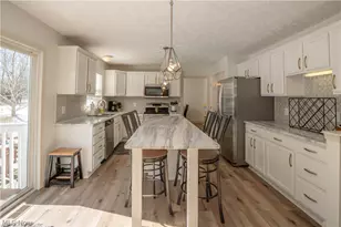 4690 Quincy Dr, Akron, OH 44321 - Photo 3