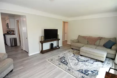 32113 Dickerson Road, Willowick, OH 44095 - Photo 5