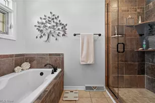 6272 Doral Dr NW, Canton, OH 44718 - Photo 15