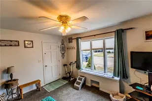 107 37th St, Vienna, WV 26105 - Photo 5