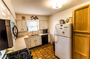 107 37th St, Vienna, WV 26105 - Photo 9