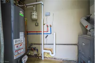 2102 Endrow Ave NE, Canton, OH 44705 - Photo 15