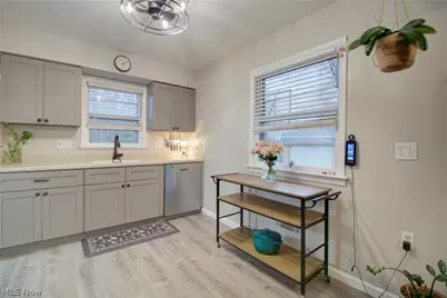 13375 Kathleen Drive, Brookpark, OH 44142 - Photo 7